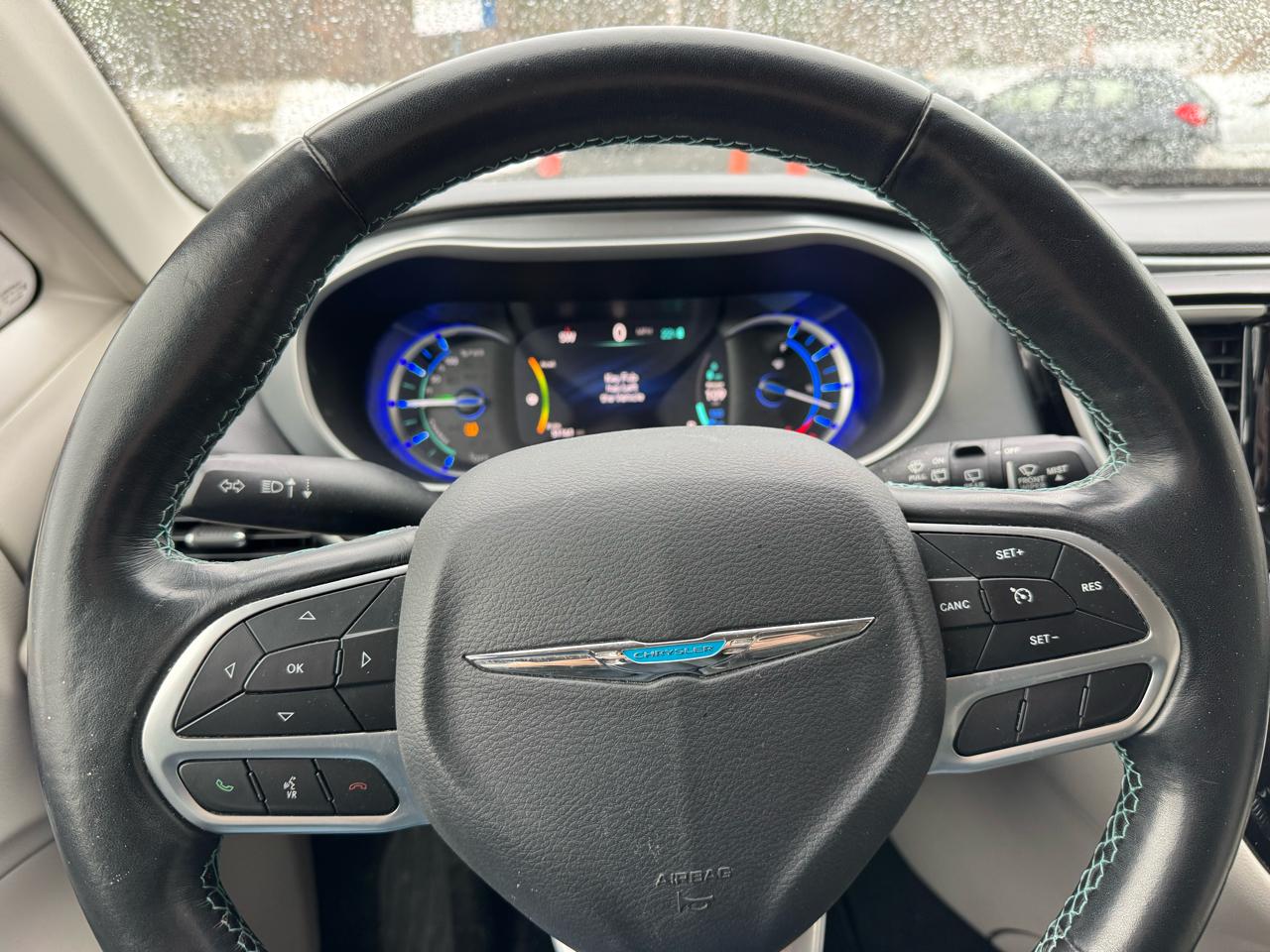 Chrysler Pacifica Hybrid Touring L FWD 2020