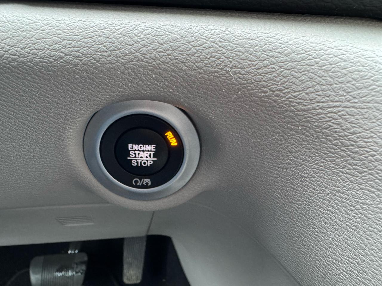 Chrysler Pacifica Hybrid Touring L FWD 2020