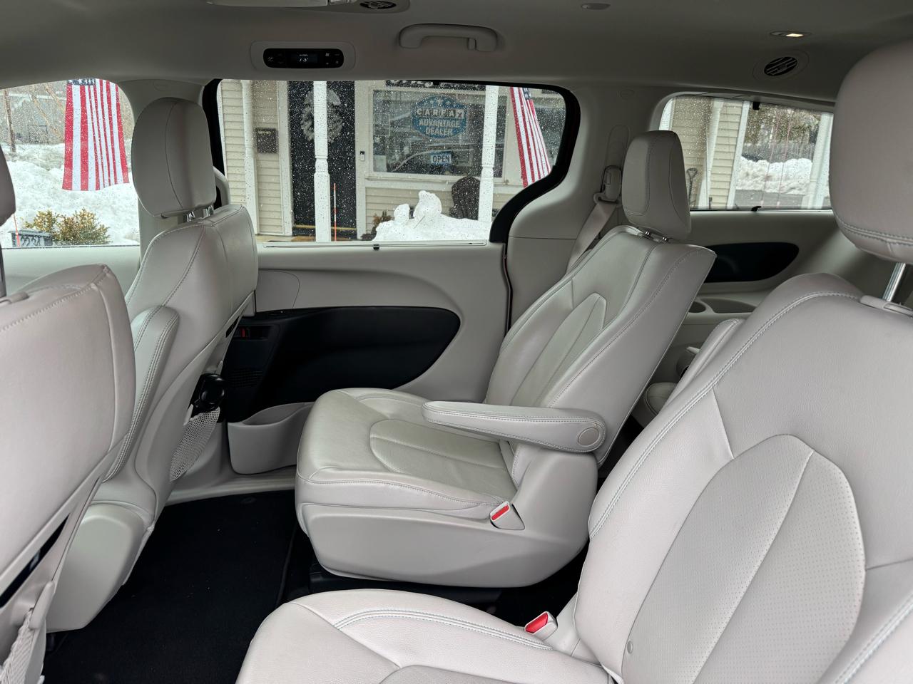 Chrysler Pacifica Hybrid Touring L FWD 2020