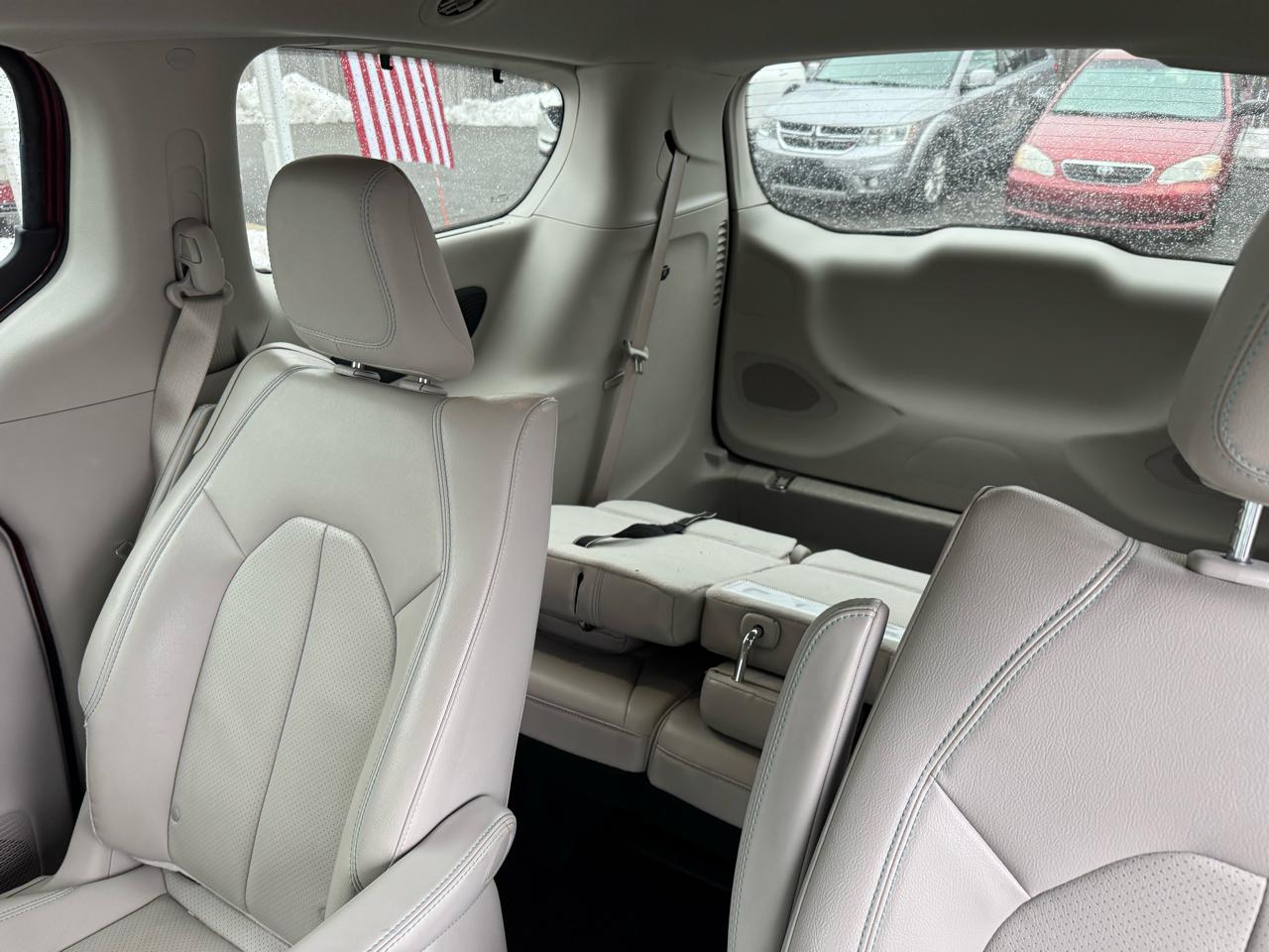 Chrysler Pacifica Hybrid Touring L FWD 2020