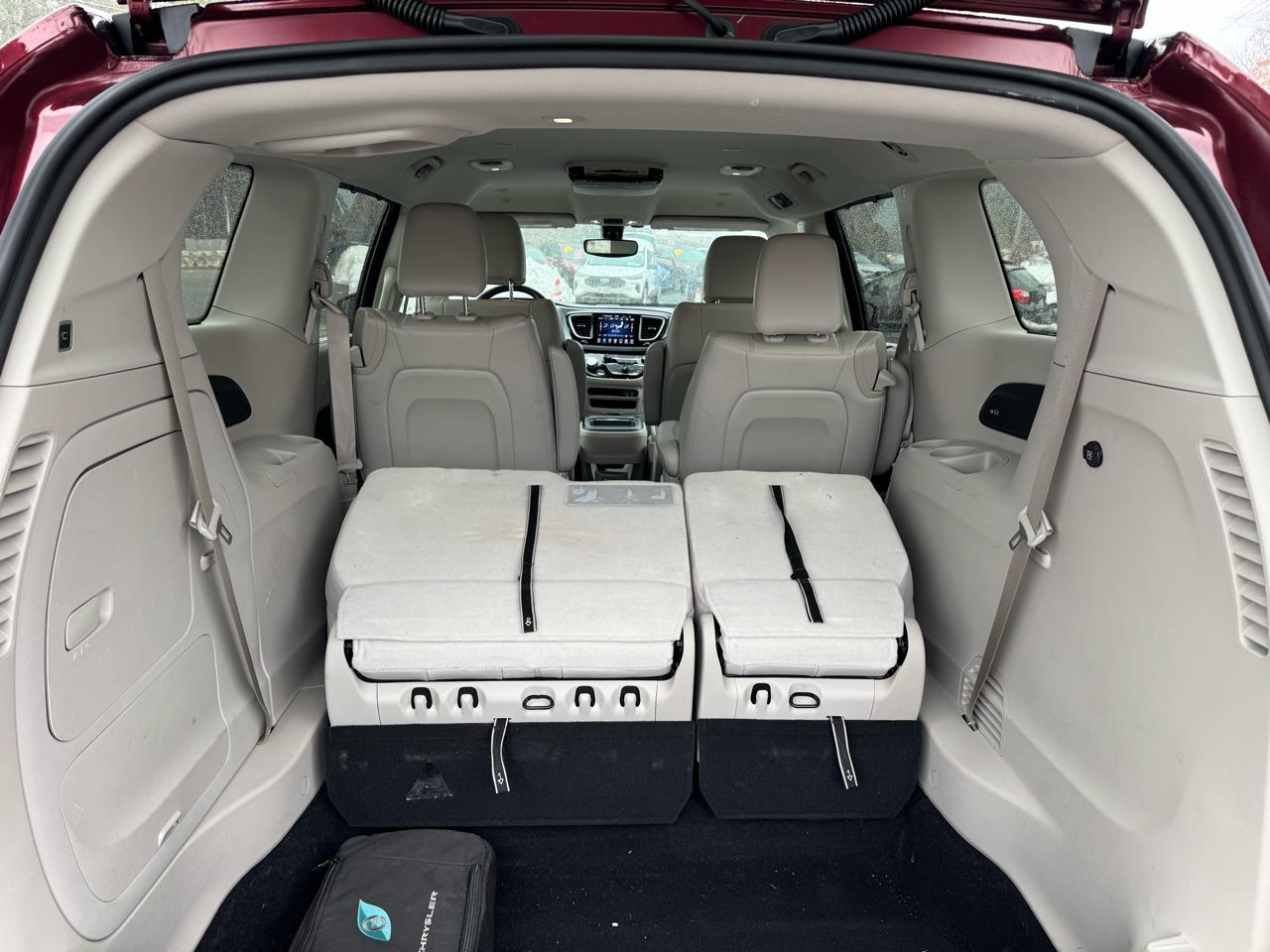 Chrysler Pacifica Hybrid Touring L FWD 2020