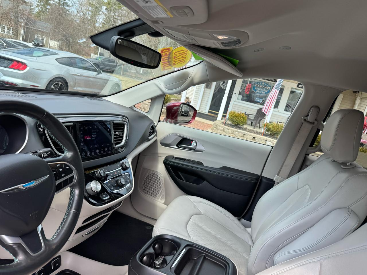 Chrysler Pacifica Hybrid Touring L FWD 2020