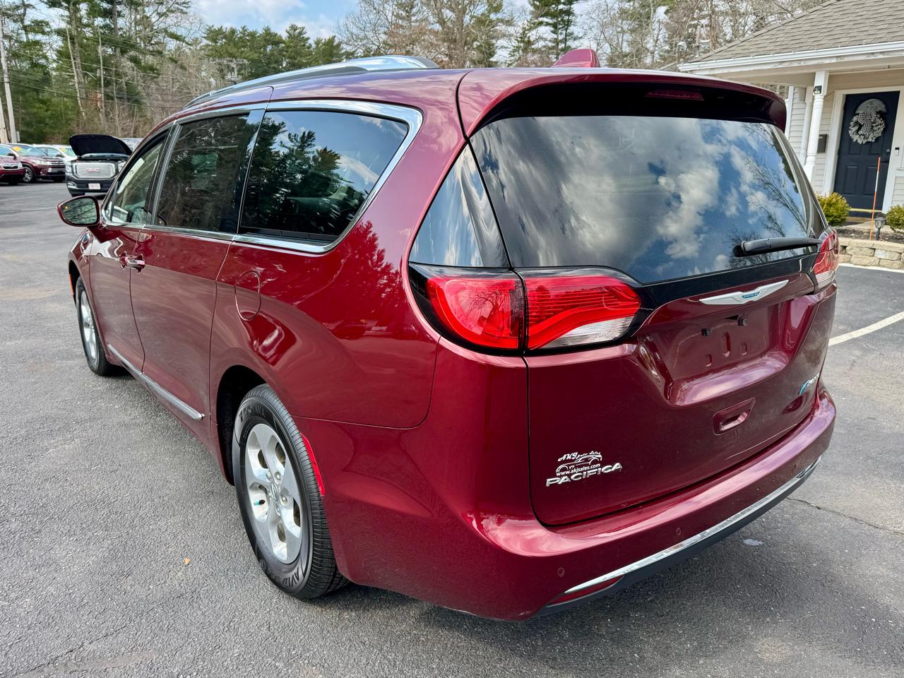 Chrysler Pacifica Hybrid Touring L FWD 2020