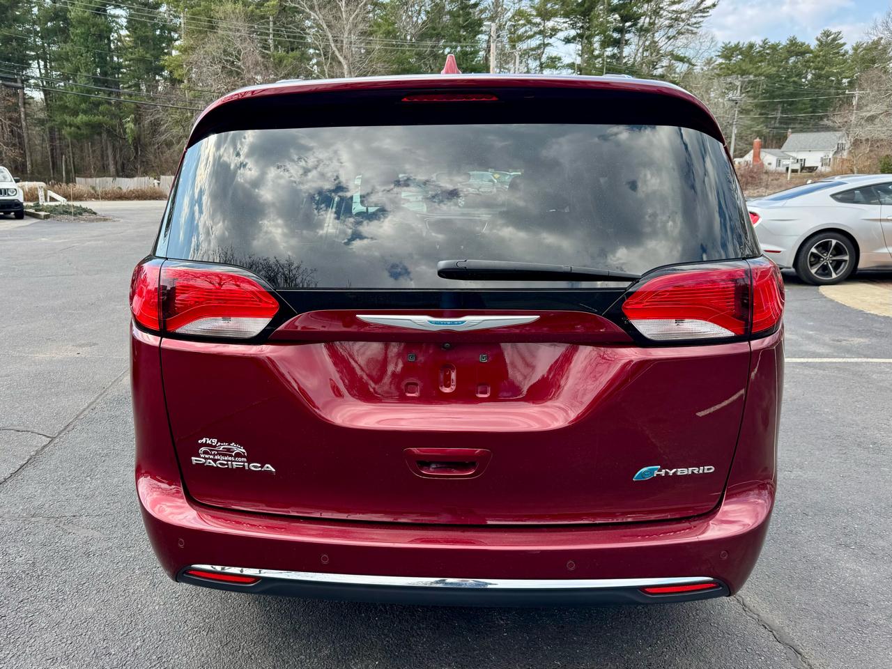 Chrysler Pacifica Hybrid Touring L FWD 2020