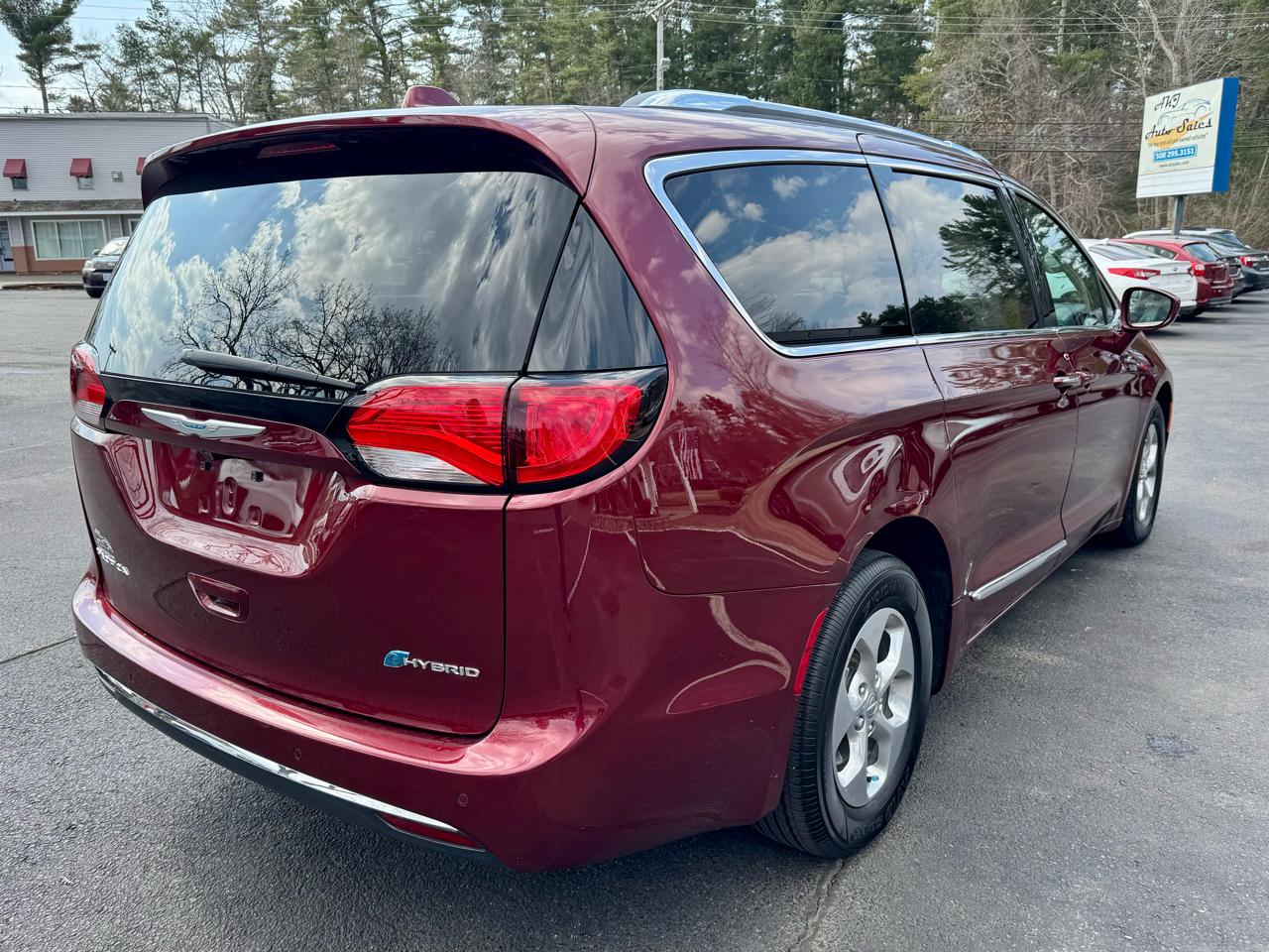 Chrysler Pacifica Hybrid Touring L FWD 2020