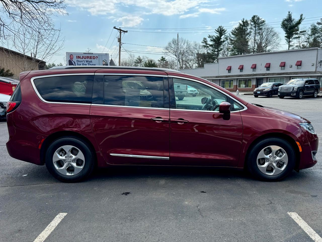 Chrysler Pacifica Hybrid Touring L FWD 2020