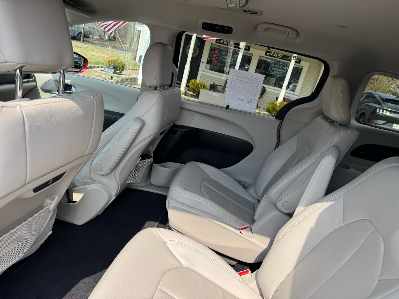 Chrysler Pacifica Hybrid Touring L FWD 2020