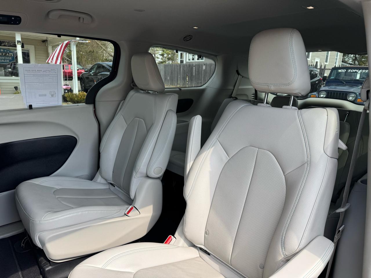 Chrysler Pacifica Hybrid Touring L FWD 2020