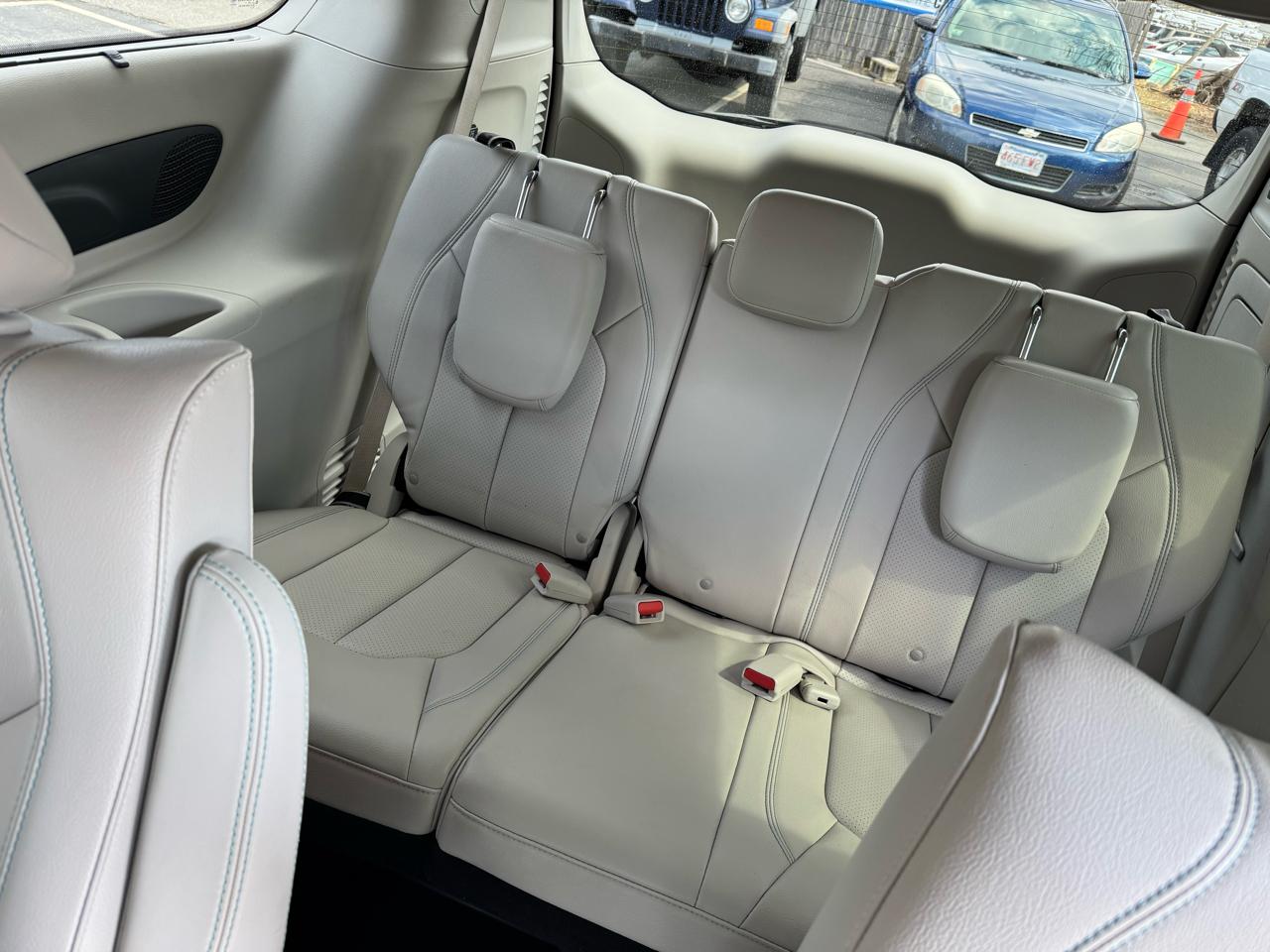 Chrysler Pacifica Hybrid Touring L FWD 2020