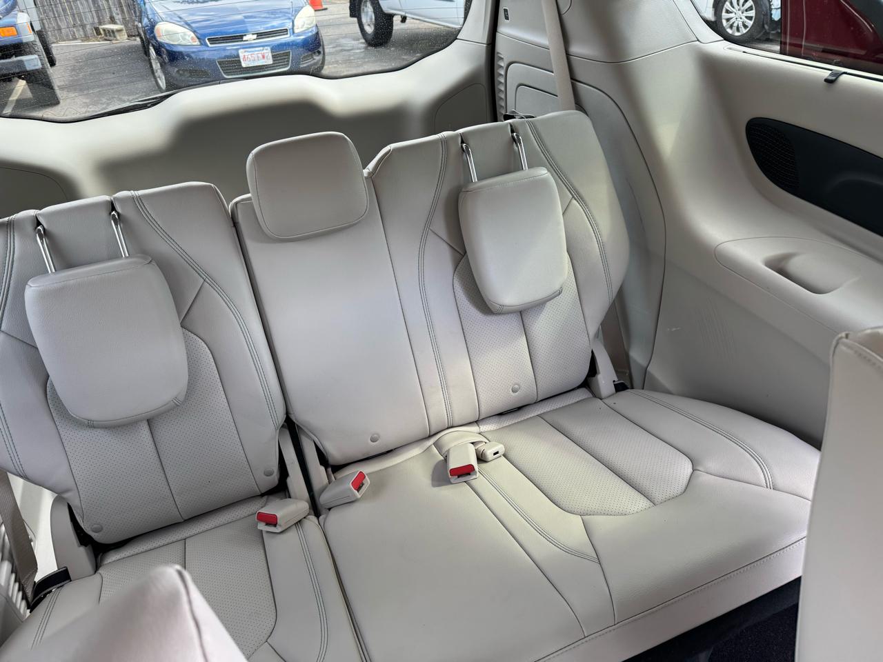 Chrysler Pacifica Hybrid Touring L FWD 2020