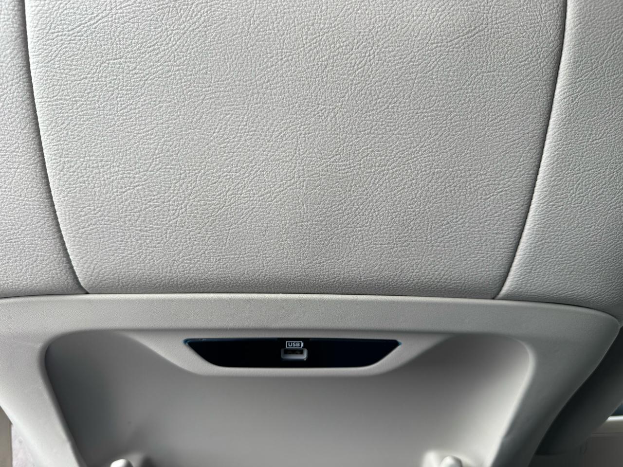 Chrysler Pacifica Hybrid Touring L FWD 2020