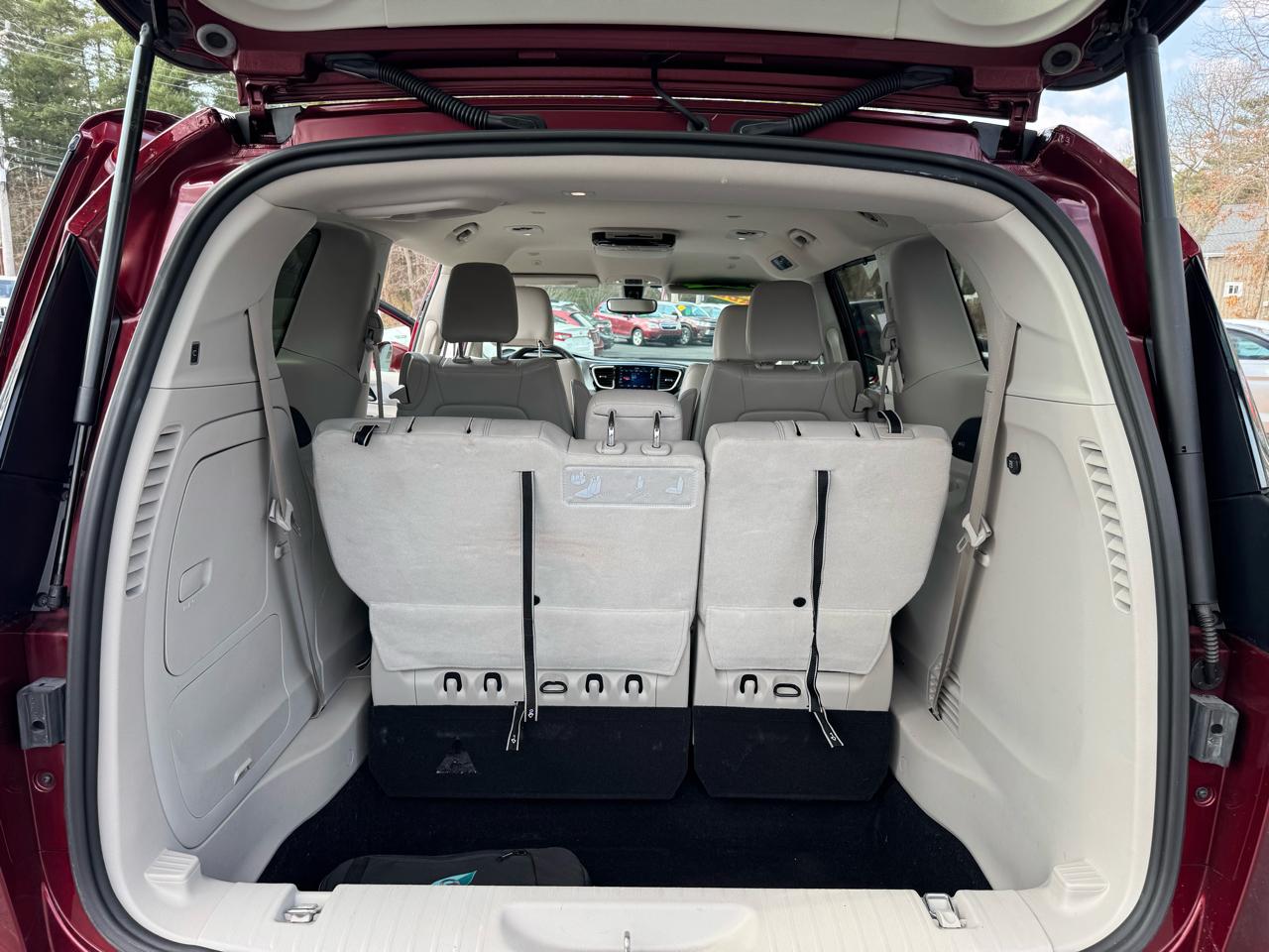 Chrysler Pacifica Hybrid Touring L FWD 2020