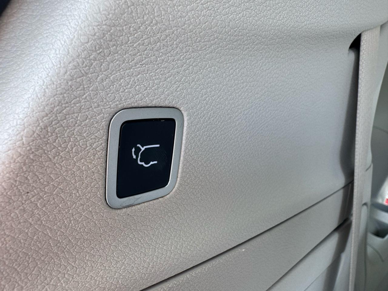 Chrysler Pacifica Hybrid Touring L FWD 2020