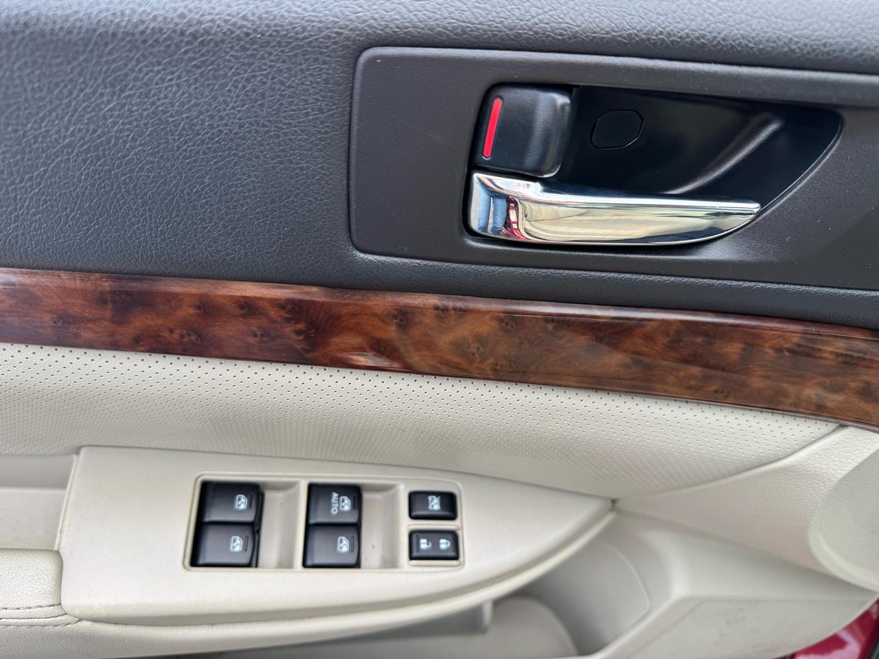 Subaru Legacy 4dr Sdn H4 Auto 2.5i Limited 2013