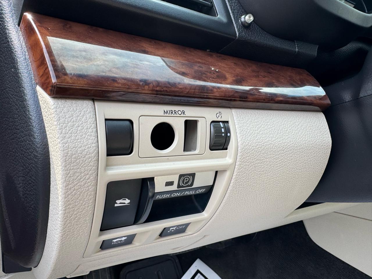 Subaru Legacy 4dr Sdn H4 Auto 2.5i Limited 2013