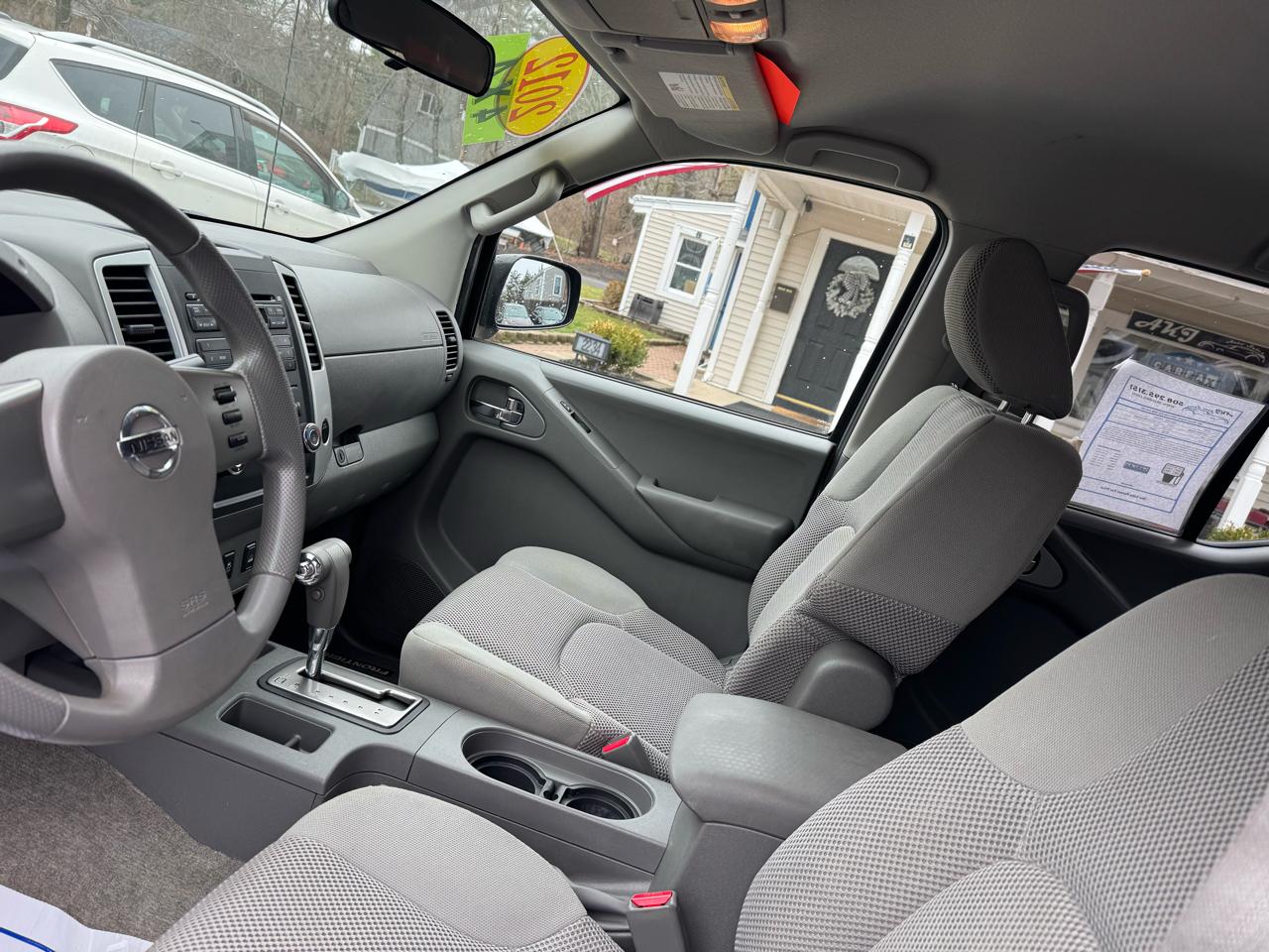 Nissan Frontier 4WD Crew Cab SWB Auto SV 2012
