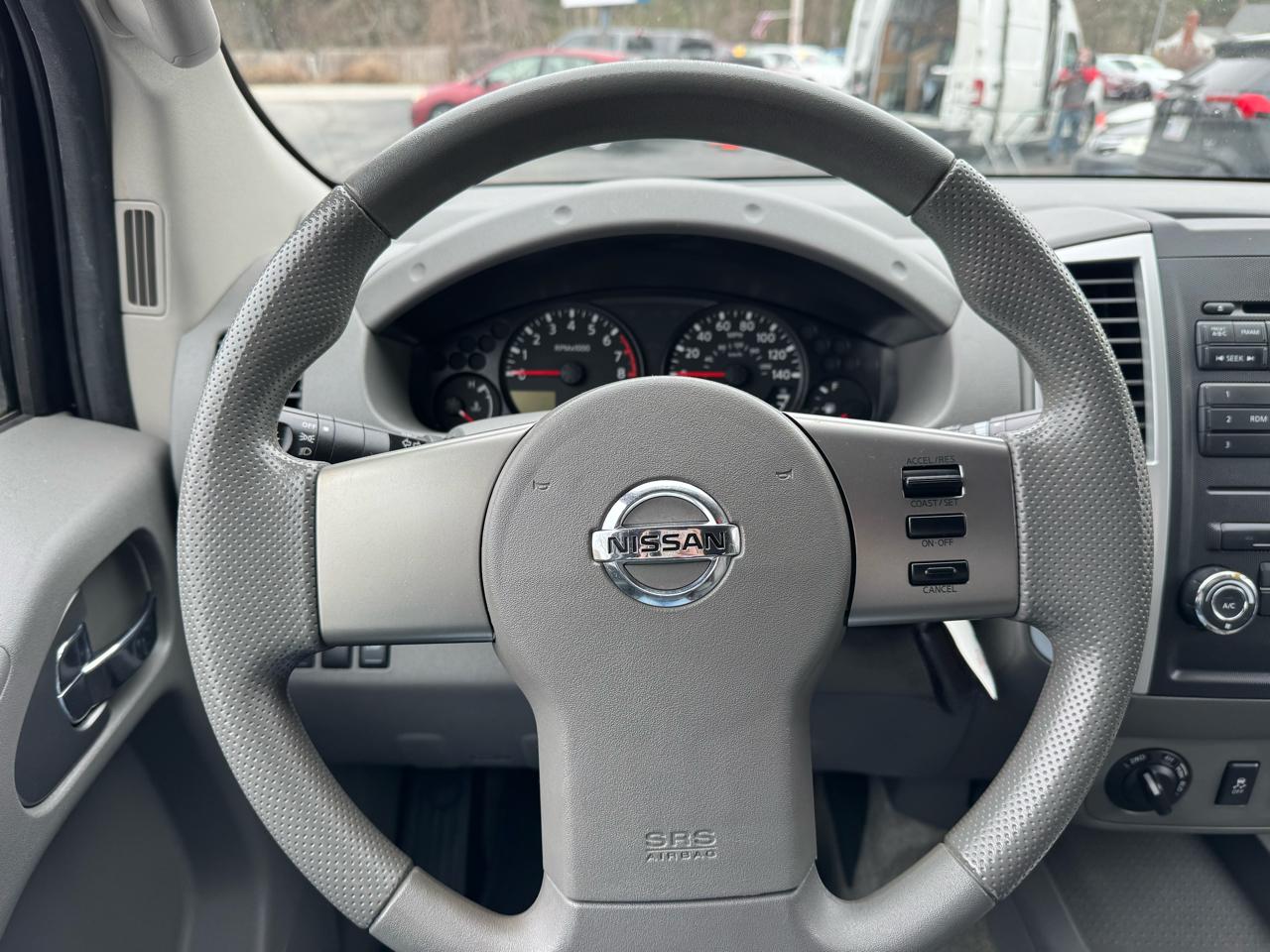 Nissan Frontier 4WD Crew Cab SWB Auto SV 2012