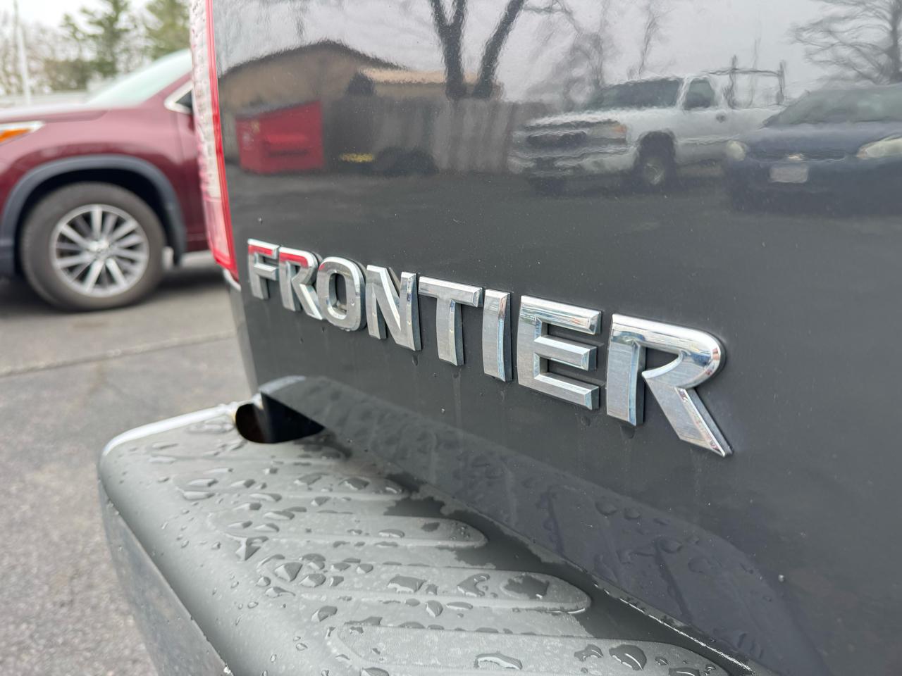 Nissan Frontier 4WD Crew Cab SWB Auto SV 2012