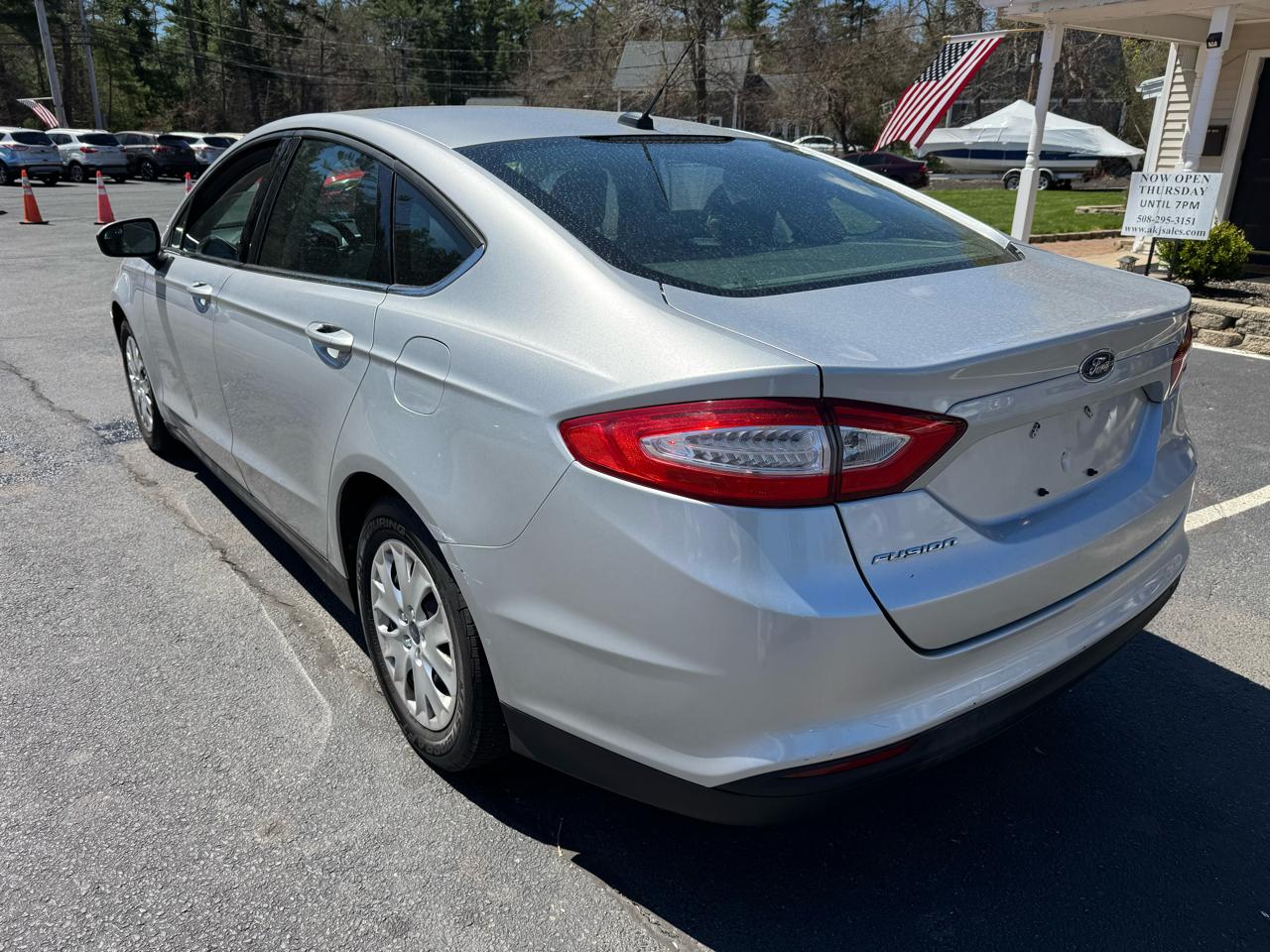 Ford Fusion 4dr Sdn S FWD 2013