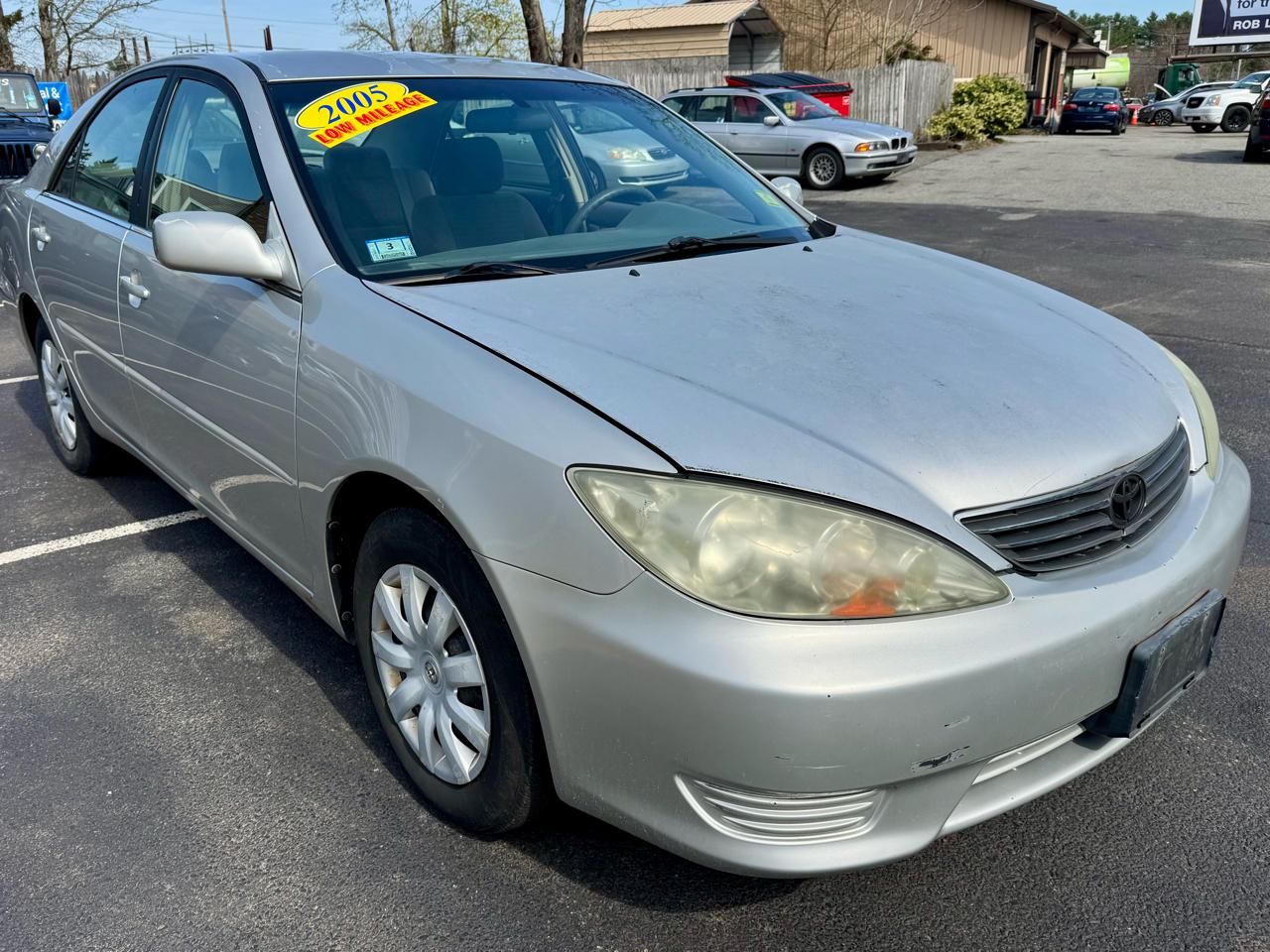 Toyota Camry 4dr Sdn XLE Auto (Natl) 2005