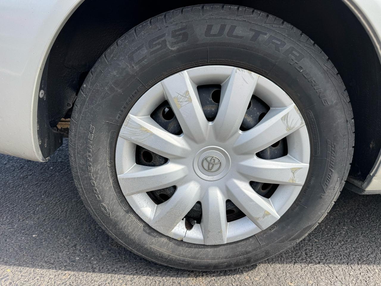 Toyota Camry 4dr Sdn XLE Auto (Natl) 2005