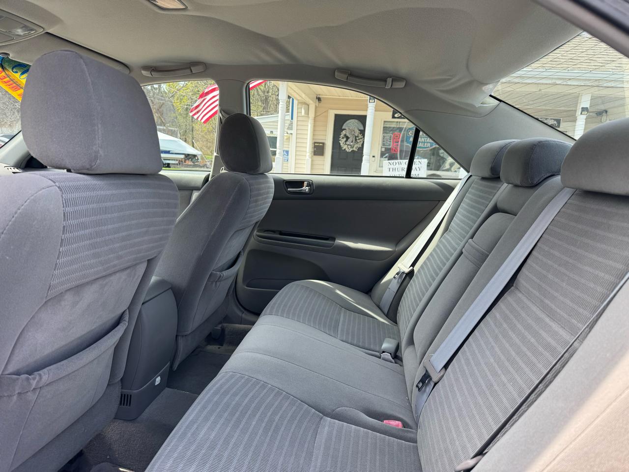 Toyota Camry 4dr Sdn XLE Auto (Natl) 2005