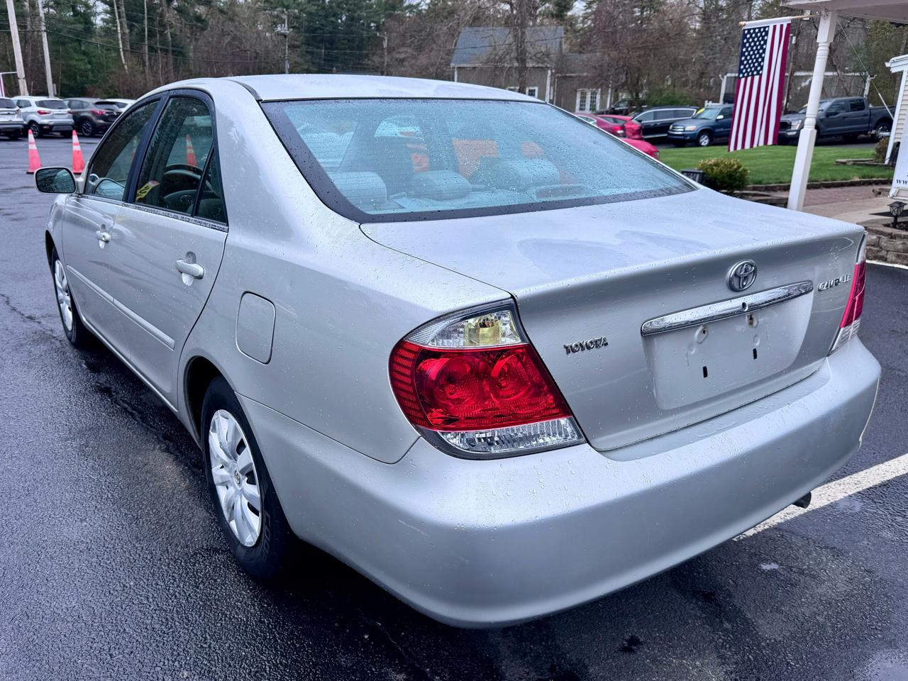 Toyota Camry 4dr Sdn XLE Auto (Natl) 2005