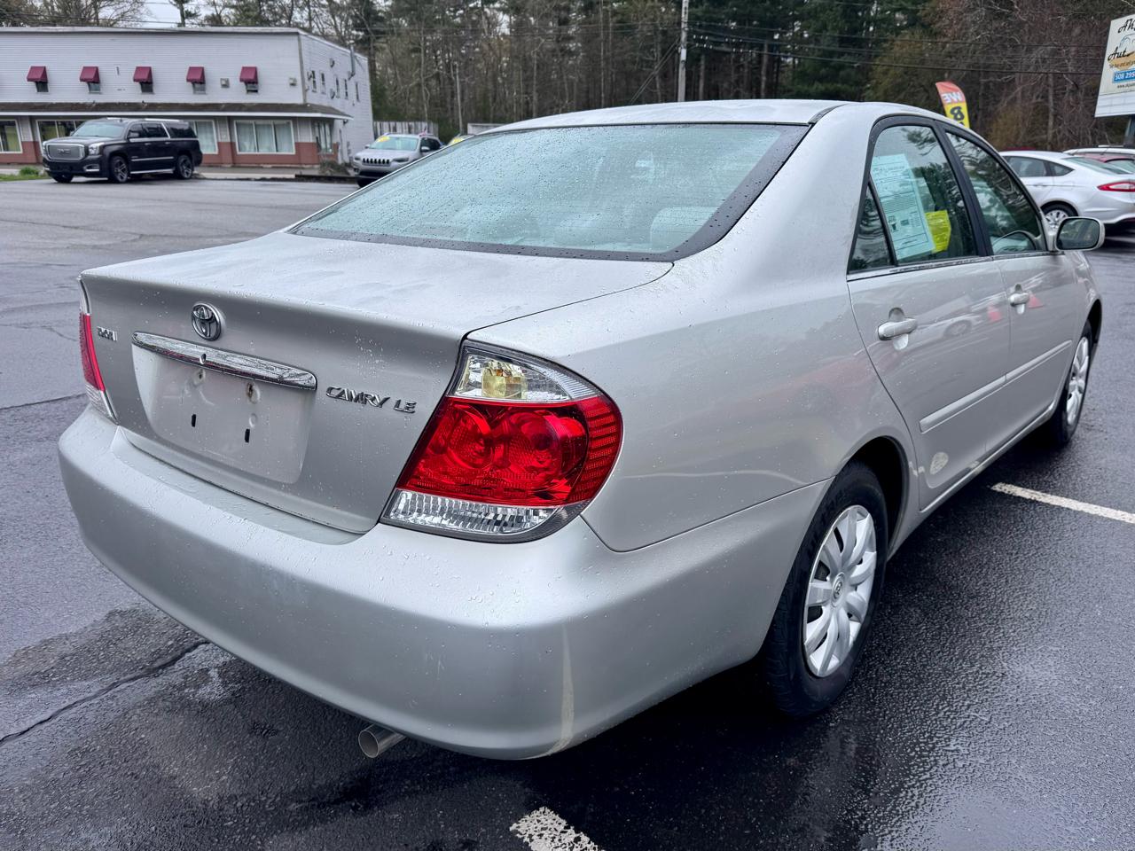 Toyota Camry 4dr Sdn XLE Auto (Natl) 2005