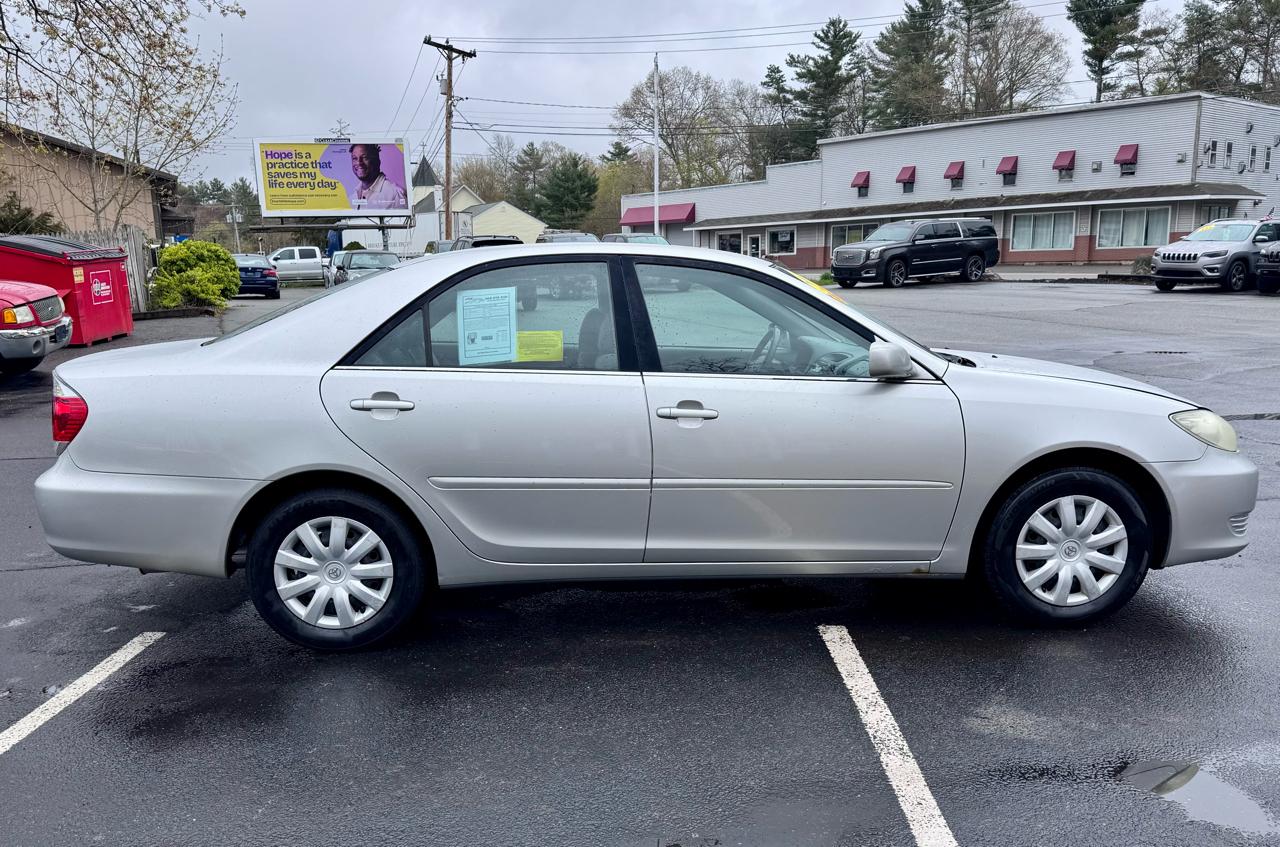Toyota Camry 4dr Sdn XLE Auto (Natl) 2005