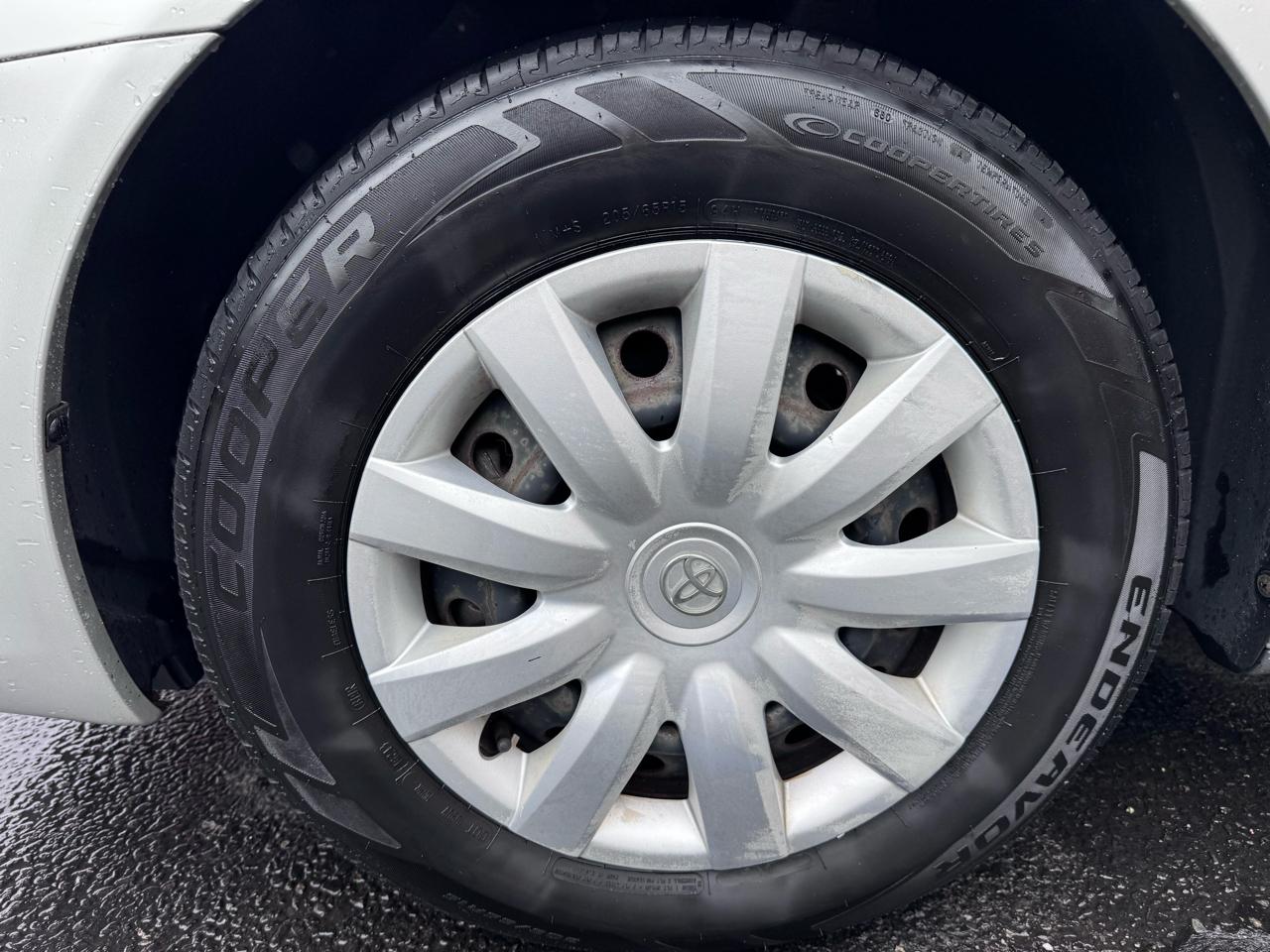 Toyota Camry 4dr Sdn XLE Auto (Natl) 2005