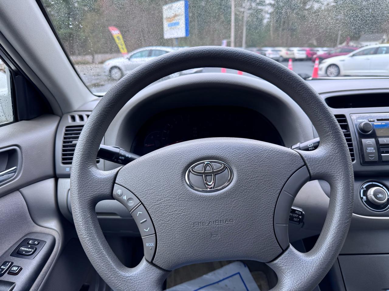 Toyota Camry 4dr Sdn XLE Auto (Natl) 2005