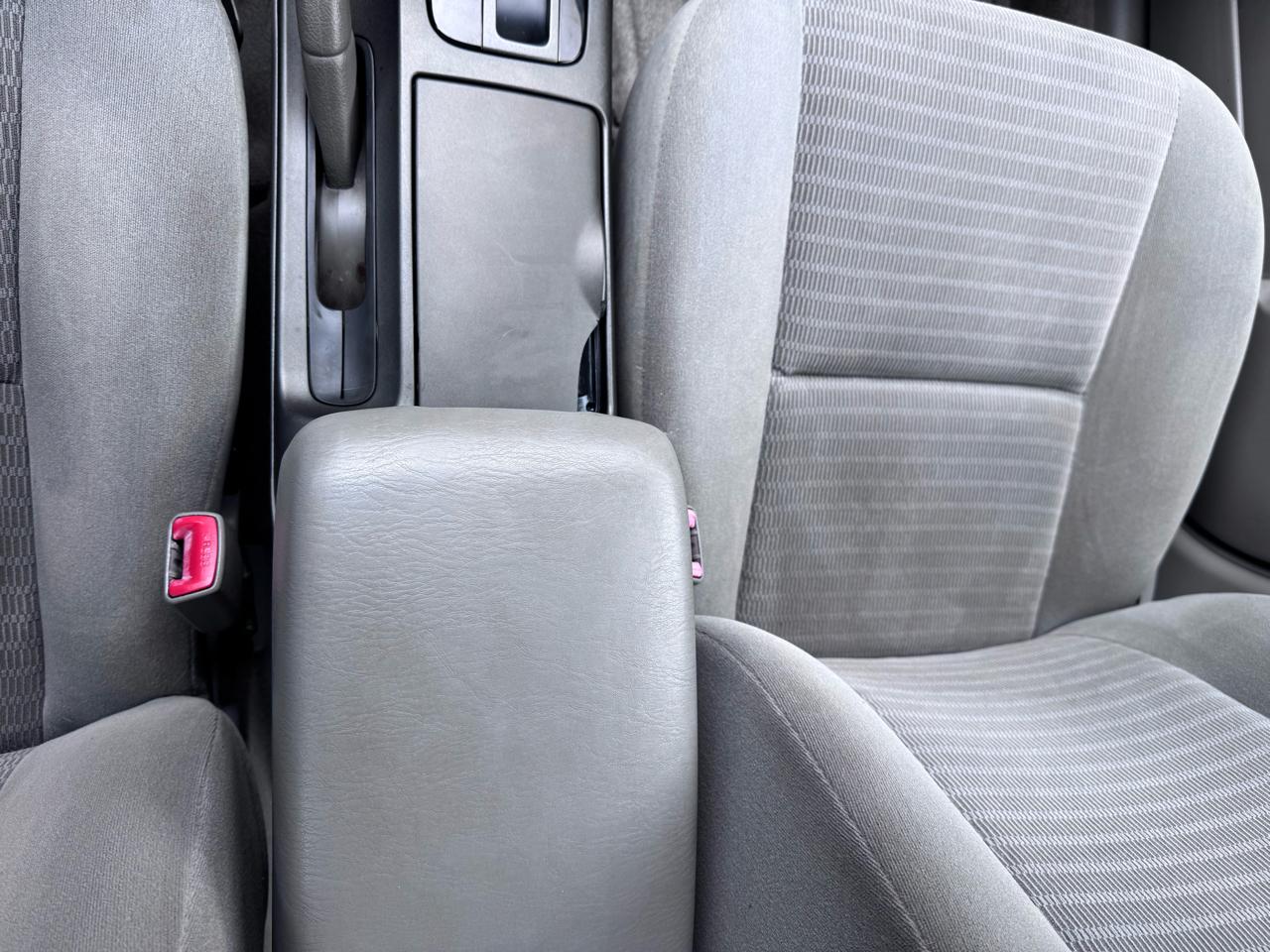 Toyota Camry 4dr Sdn XLE Auto (Natl) 2005