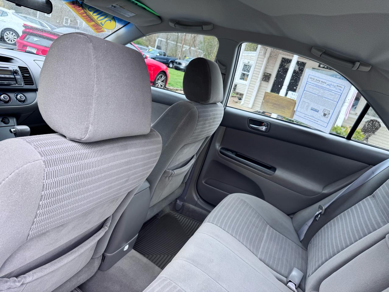 Toyota Camry 4dr Sdn XLE Auto (Natl) 2005