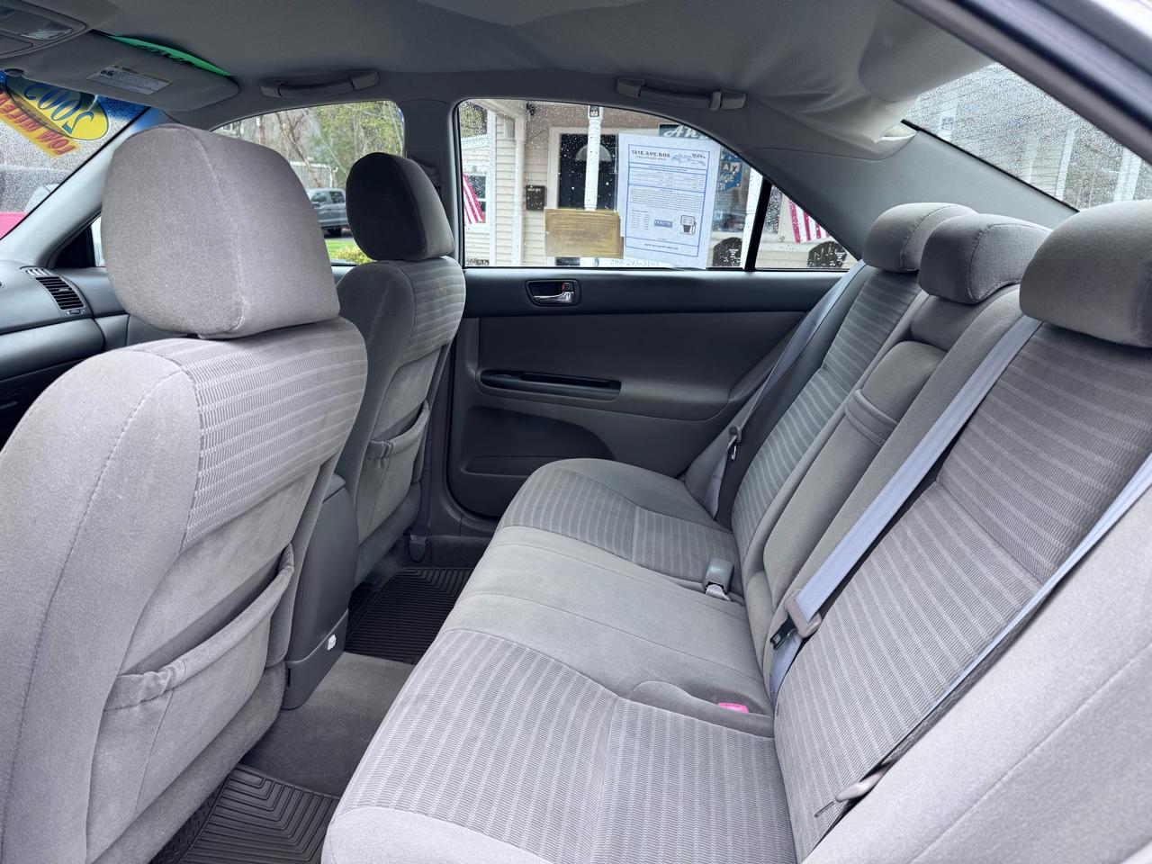 Toyota Camry 4dr Sdn XLE Auto (Natl) 2005