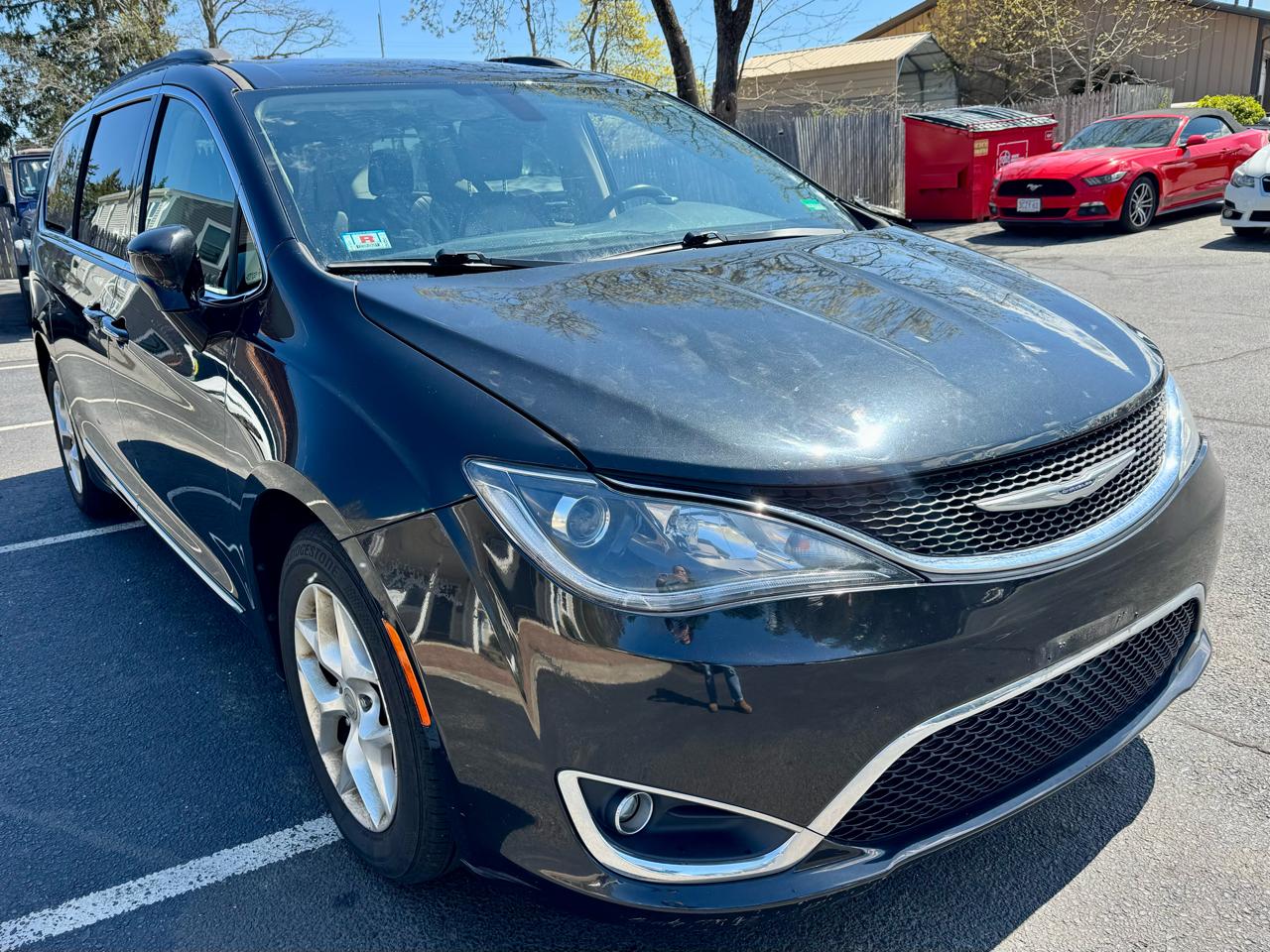 Chrysler Pacifica Touring-L FWD 2017