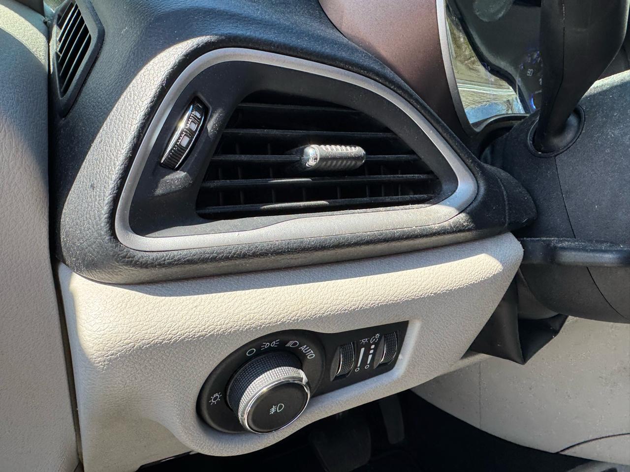 Chrysler Pacifica Touring-L FWD 2017