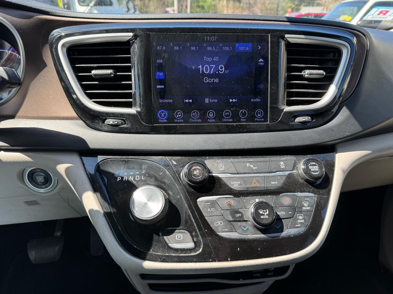 Chrysler Pacifica Touring-L FWD 2017