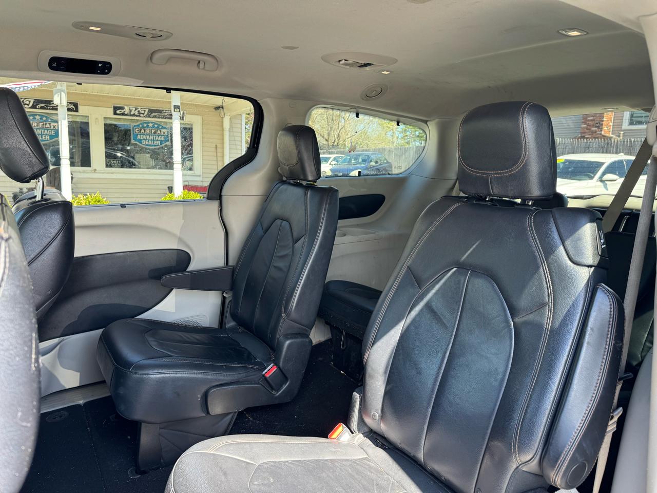 Chrysler Pacifica Touring-L FWD 2017