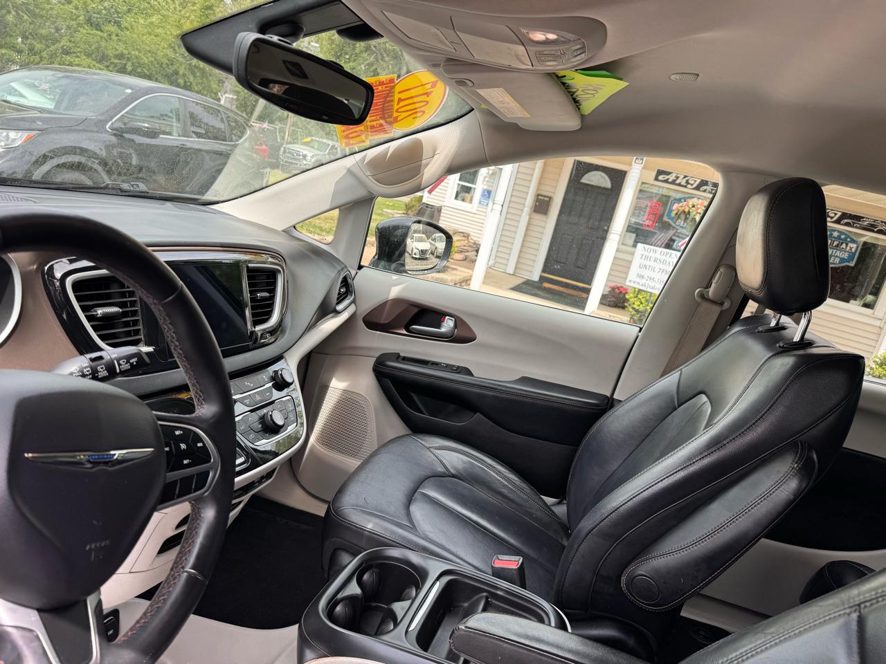Chrysler Pacifica Touring-L FWD 2017