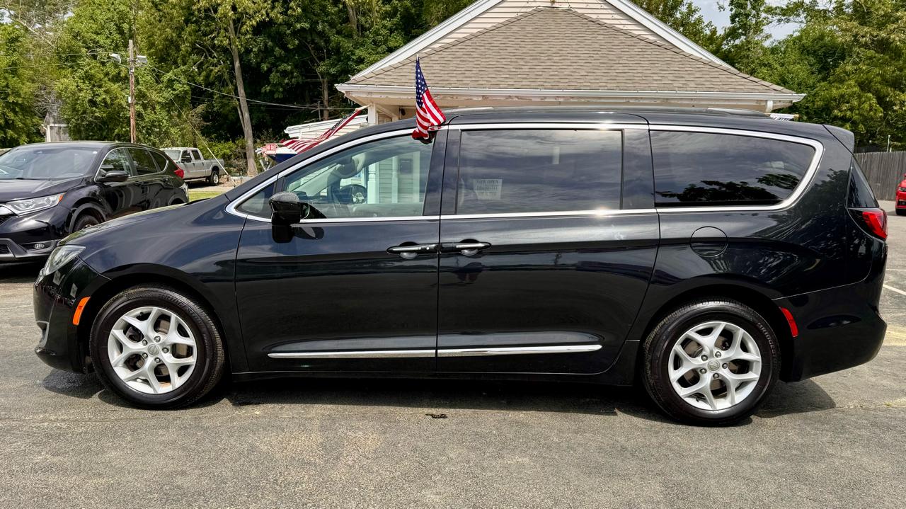 Chrysler Pacifica Touring-L FWD 2017