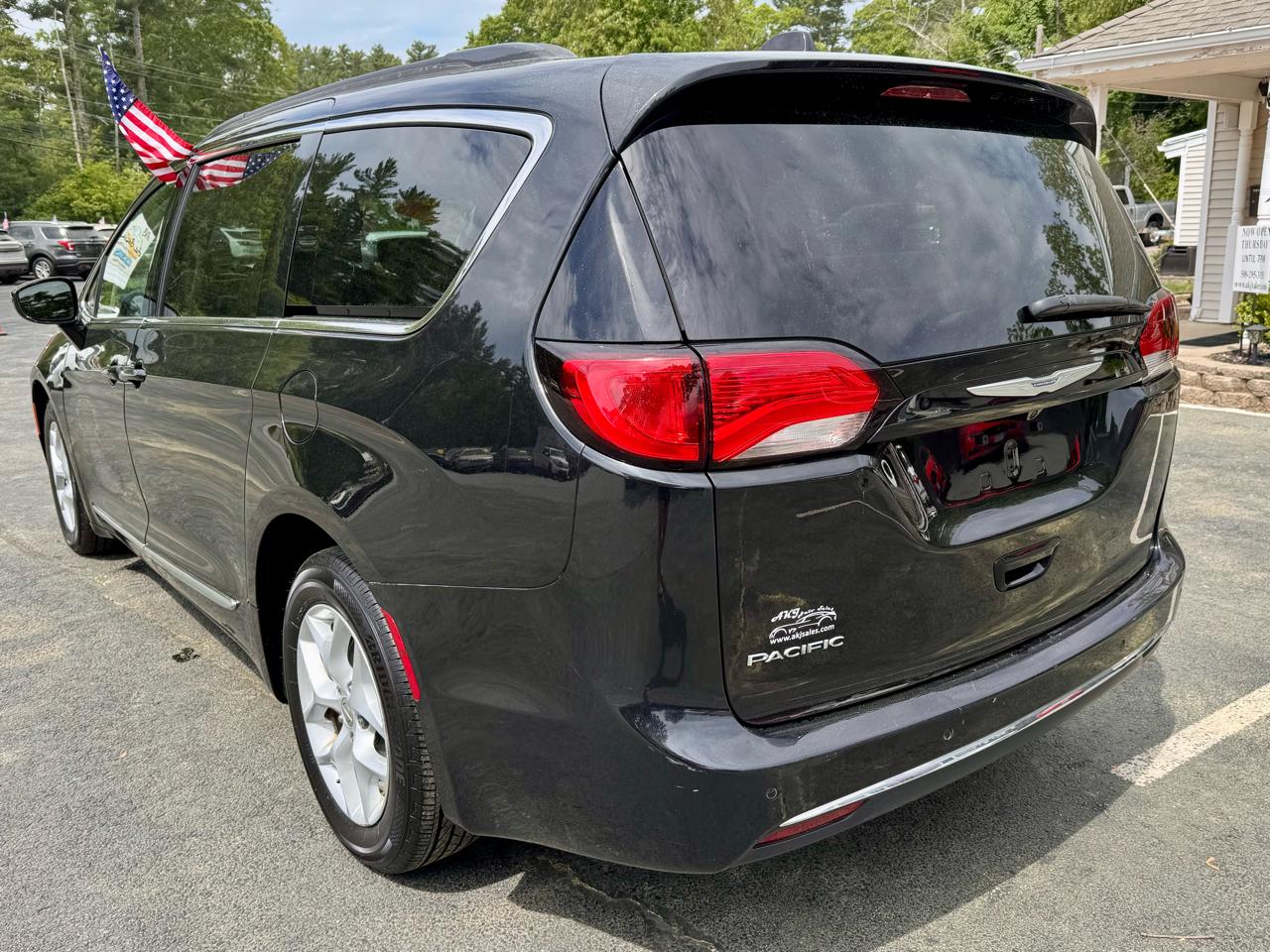 Chrysler Pacifica Touring-L FWD 2017