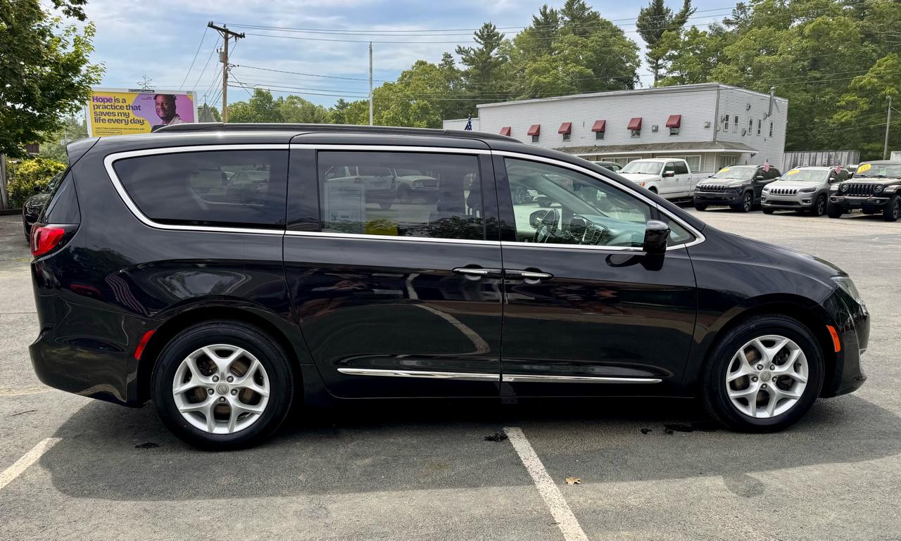 Chrysler Pacifica Touring-L FWD 2017