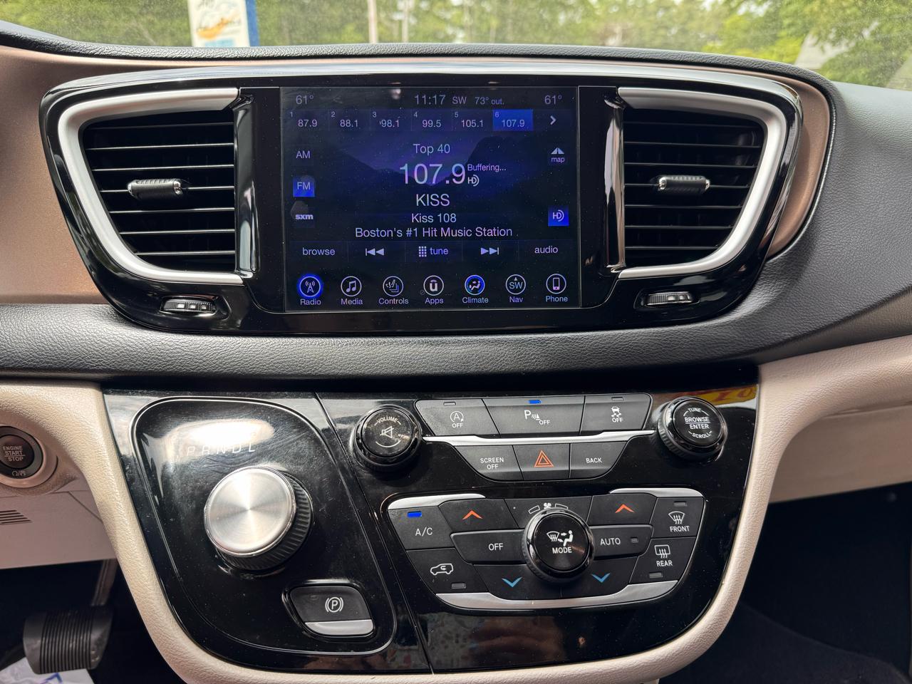 Chrysler Pacifica Touring-L FWD 2017