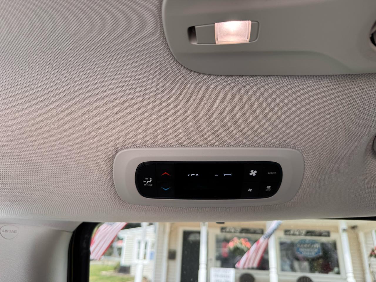 Chrysler Pacifica Touring-L FWD 2017