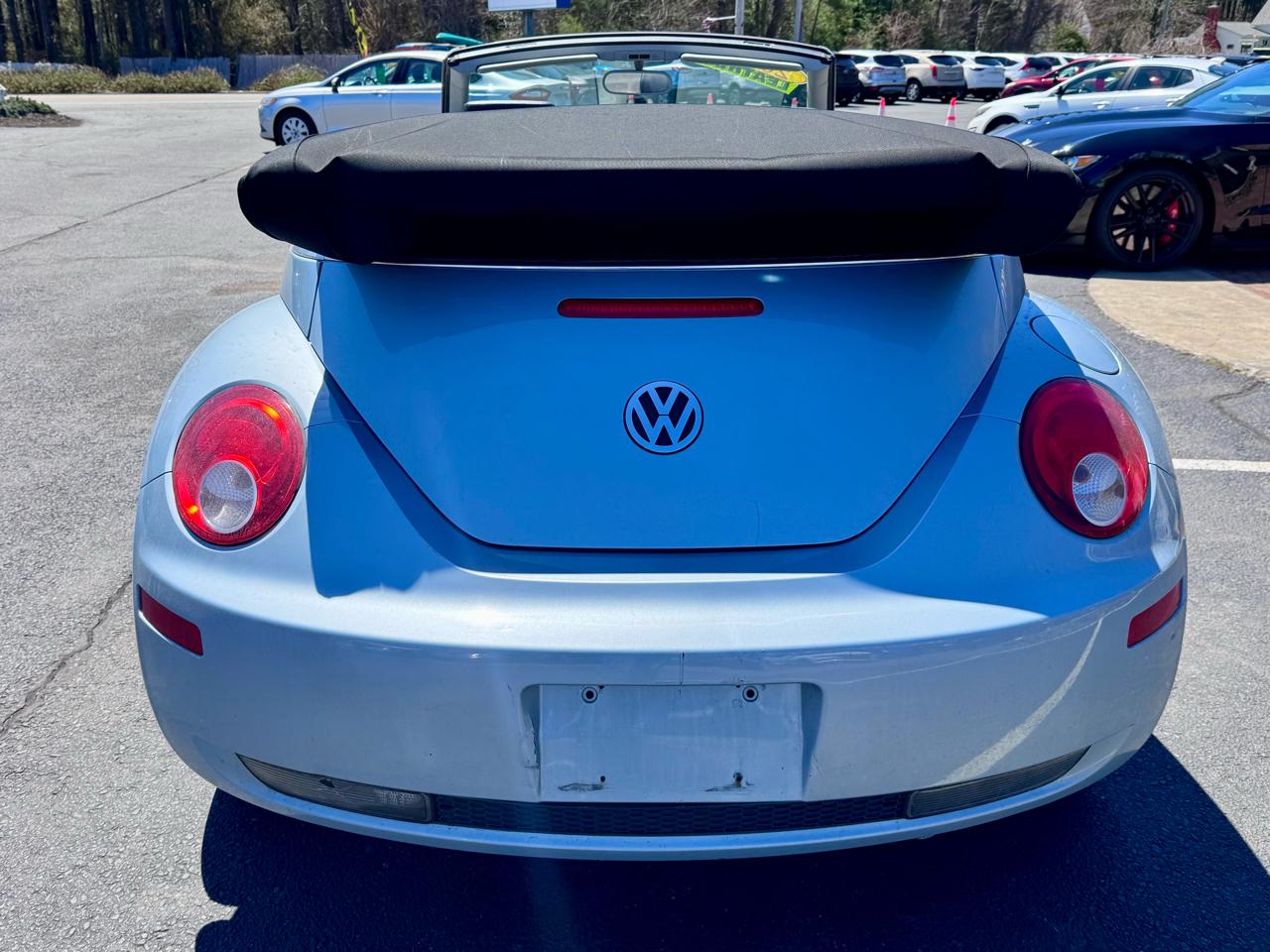 Volkswagen New Beetle Convertible 2dr Auto PZEV 2010