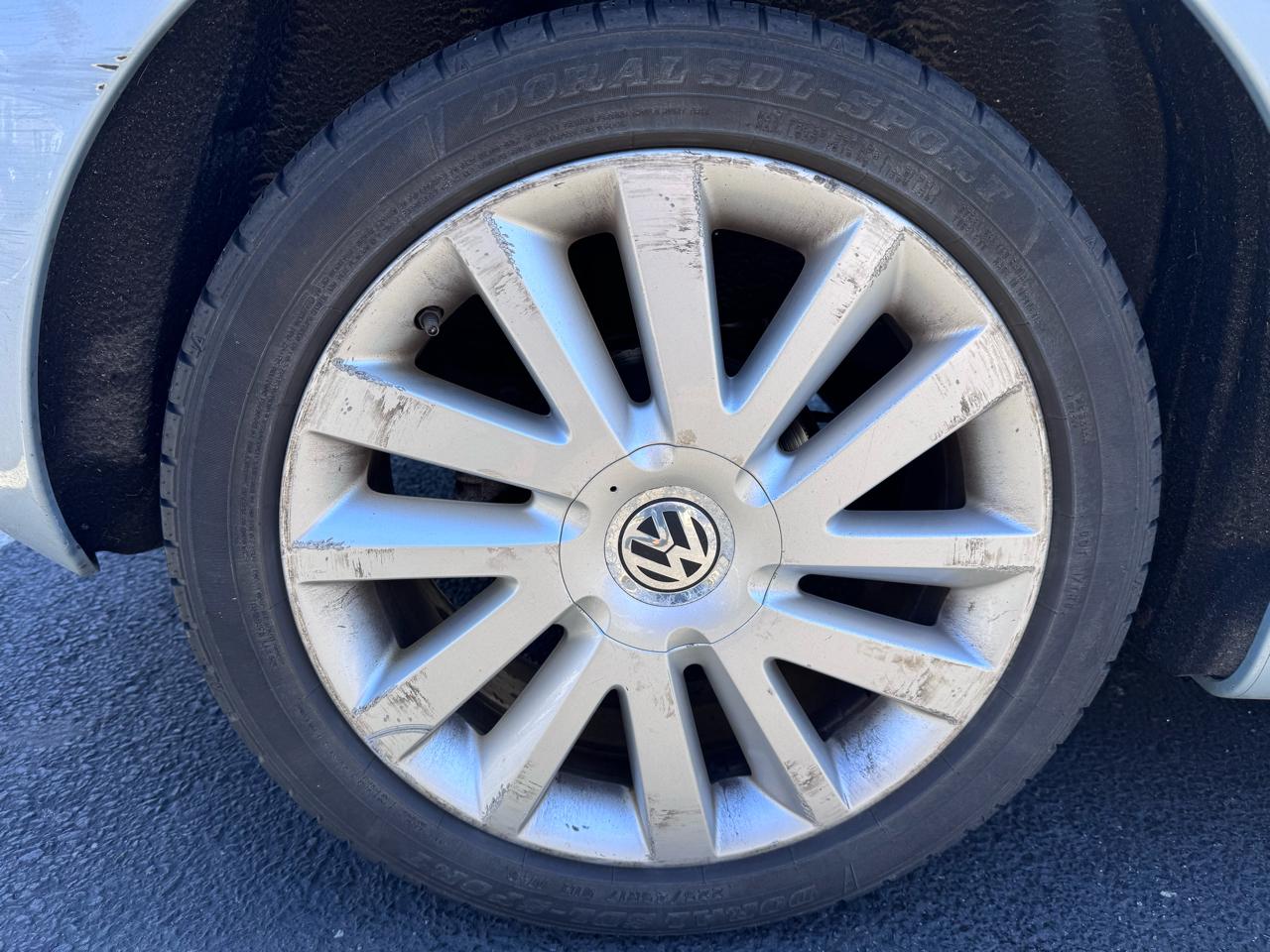 Volkswagen New Beetle Convertible 2dr Auto PZEV 2010