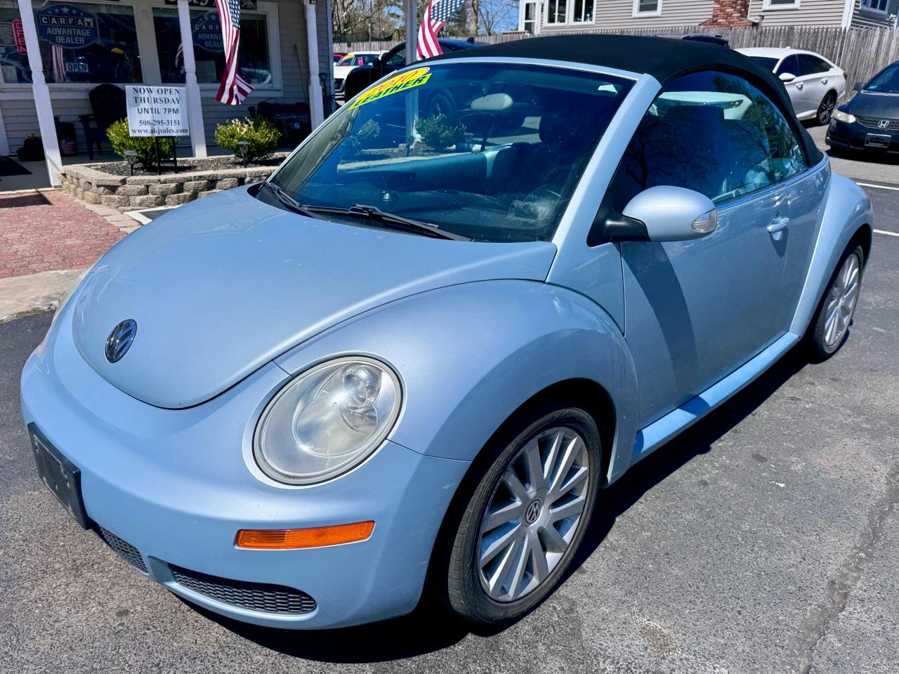 Volkswagen New Beetle Convertible 2dr Auto PZEV 2010