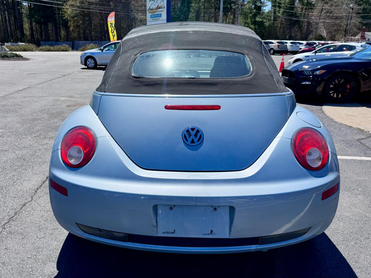 Volkswagen New Beetle Convertible 2dr Auto PZEV 2010