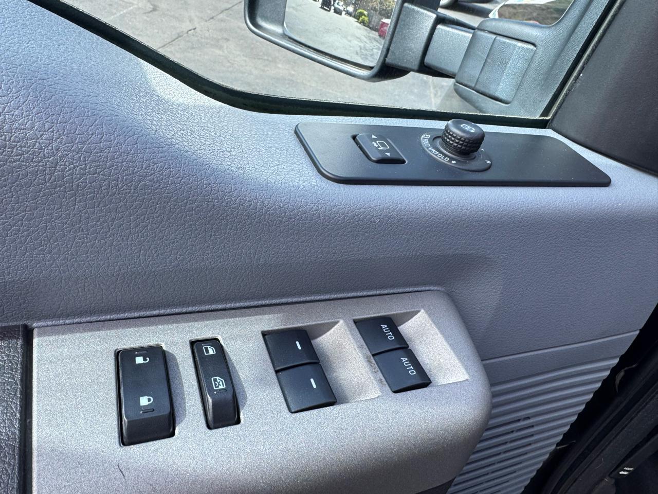 Ford Super Duty F-350 SRW 4WD Crew Cab 156" XLT 2014
