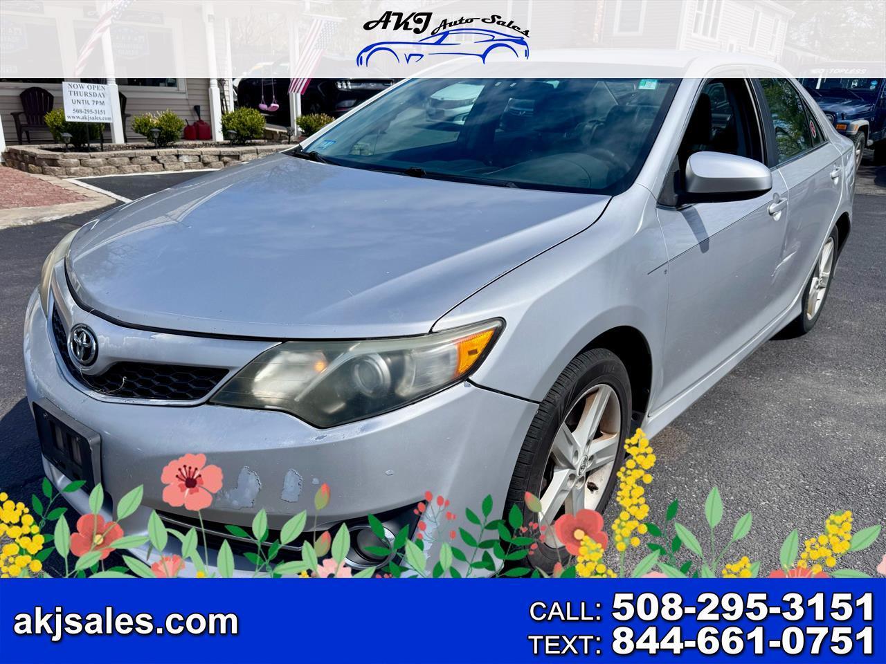 2013 Toyota Camry 4dr Sdn I4 Auto SE w/Special Edition Pkg (Natl)